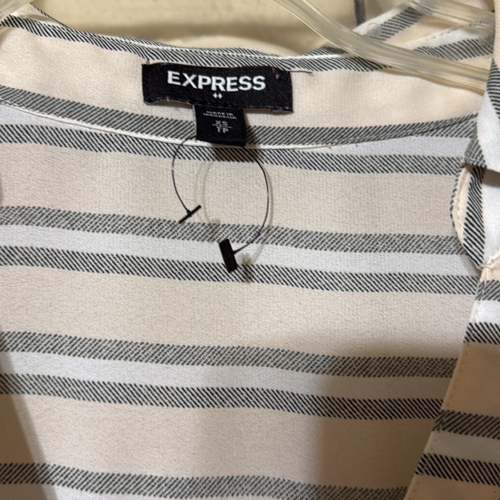 Express xs striped zipper top - Picture 5 of 8